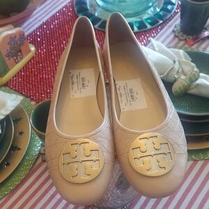 Tory Burch Creame Quilted Logo Round-Toe Ballet Flats